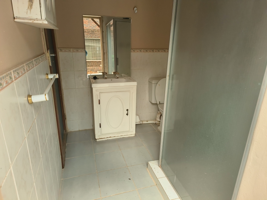 23 Bedroom Property for Sale in Kannoniers Park North West